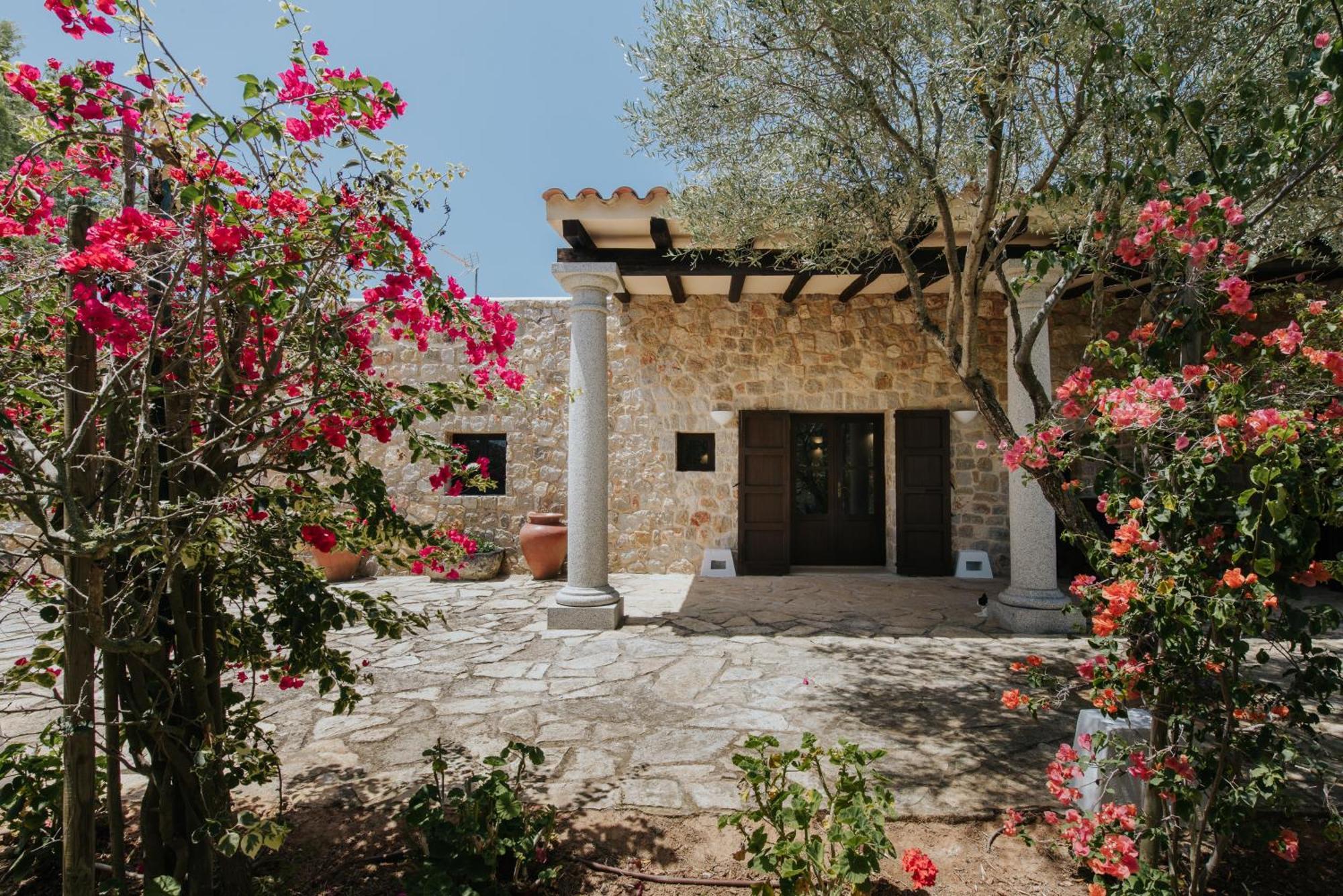 Villa & Guesthouse Paissa D'En Bernat Cala Tarida  Eksteriør billede