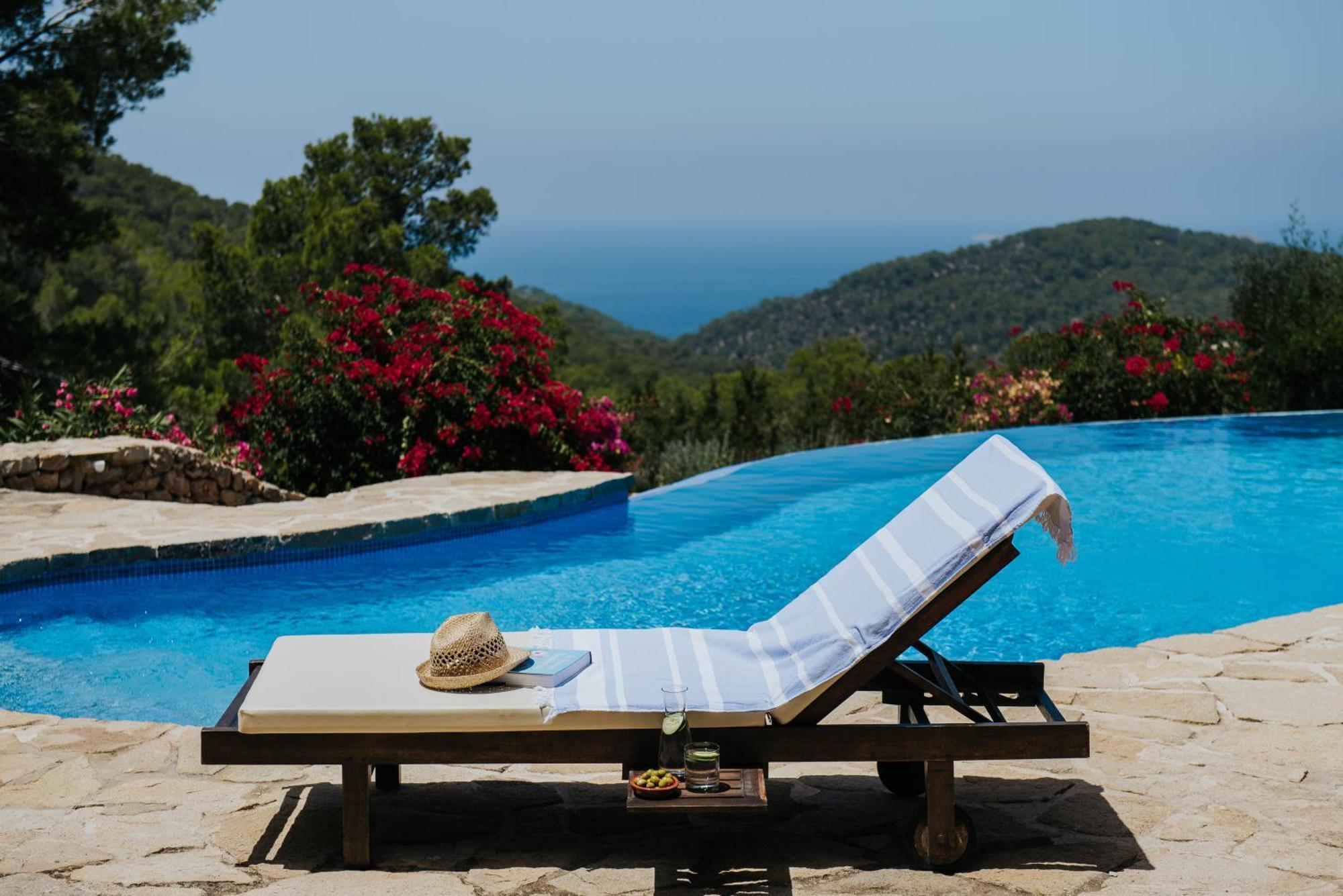 Villa & Guesthouse Paissa D'En Bernat Cala Tarida  Eksteriør billede