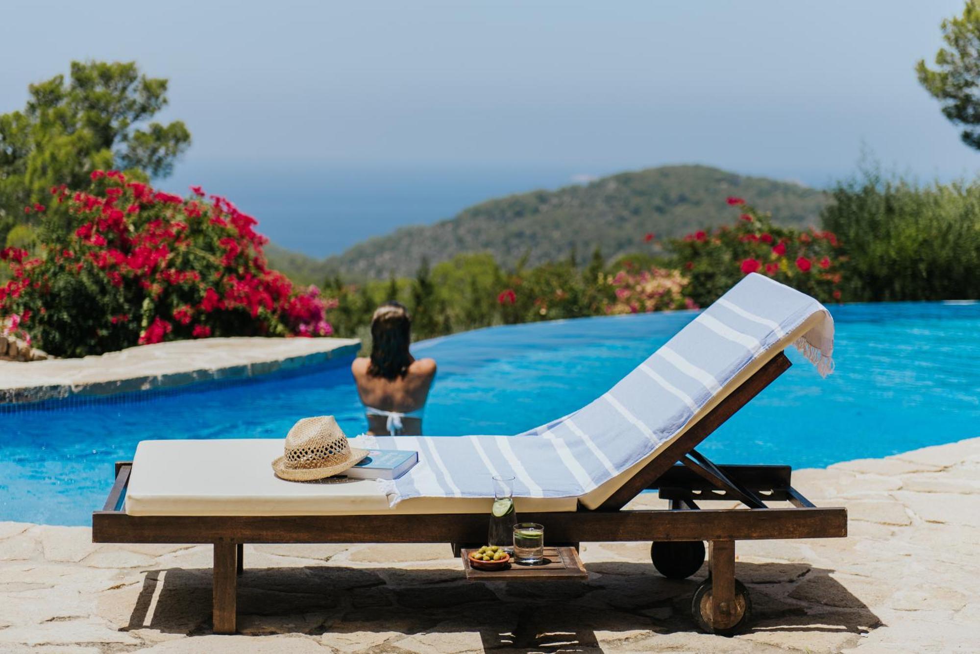 Villa & Guesthouse Paissa D'En Bernat Cala Tarida  Eksteriør billede