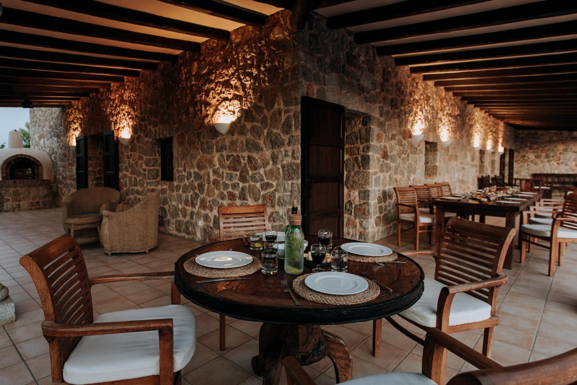 Villa & Guesthouse Paissa D'En Bernat Cala Tarida  Eksteriør billede