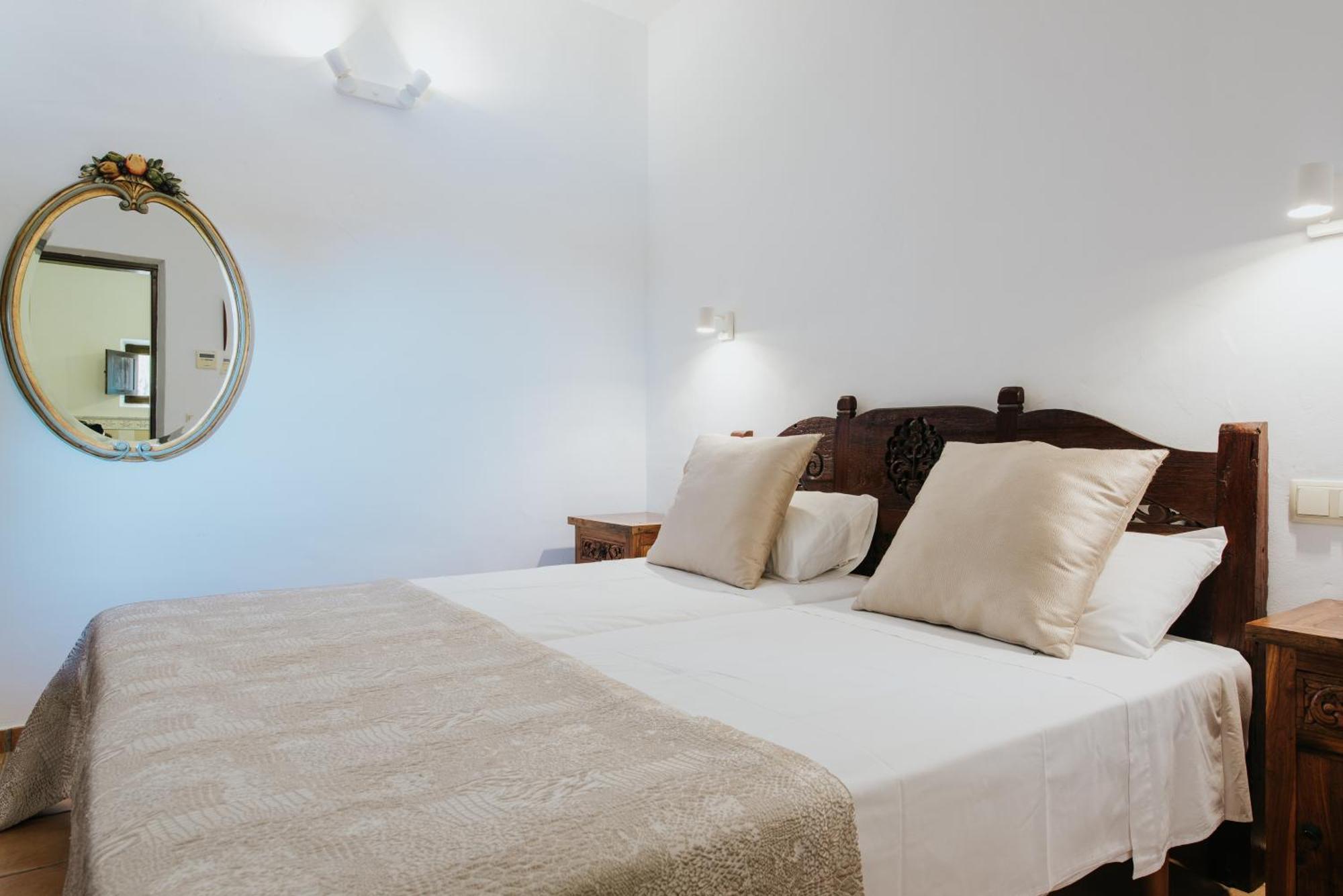 Villa & Guesthouse Paissa D'En Bernat Cala Tarida  Eksteriør billede