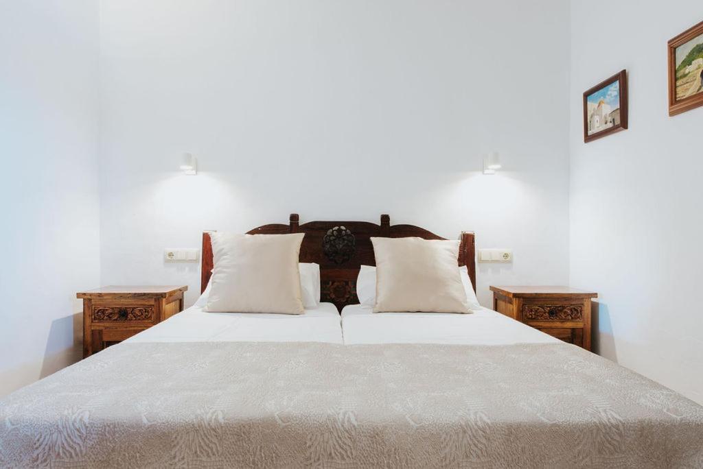 Villa & Guesthouse Paissa D'En Bernat Cala Tarida  Eksteriør billede