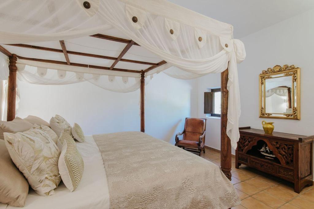 Villa & Guesthouse Paissa D'En Bernat Cala Tarida  Eksteriør billede