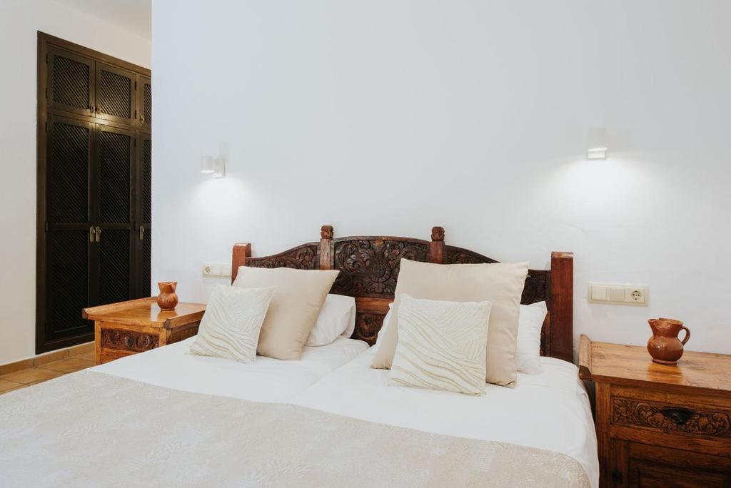 Villa & Guesthouse Paissa D'En Bernat Cala Tarida  Eksteriør billede